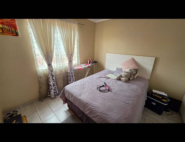 3 BEDROOM SIMPLEX FOR SALE IN ESCOMBE